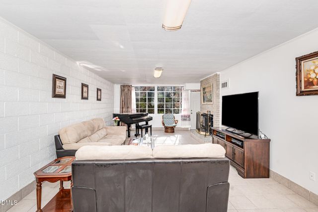 425 Brookside Drive, Chapel Hill, NC 27516