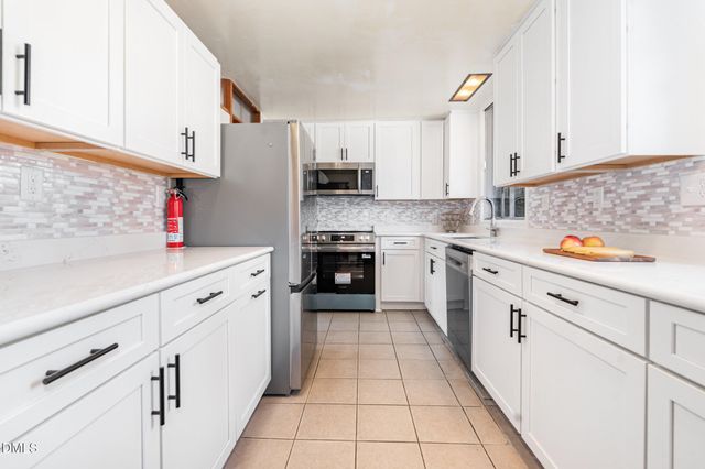 425 Brookside Drive, Chapel Hill, NC 27516