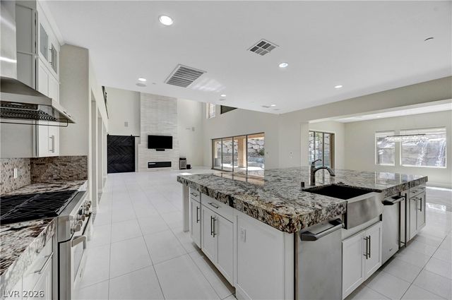 89 Olympia Chase Drive, Las Vegas, NV 89141
