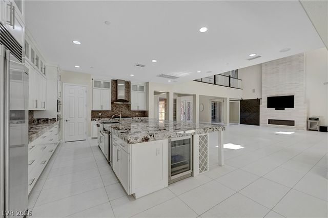 89 Olympia Chase Drive, Las Vegas, NV 89141