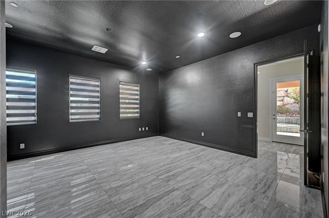 89 Olympia Chase Drive, Las Vegas, NV 89141