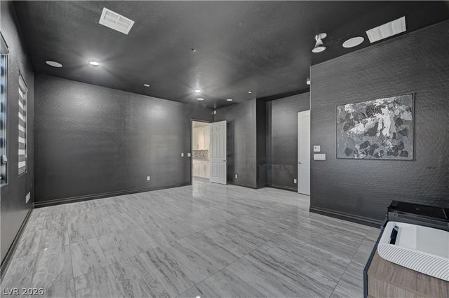 89 Olympia Chase Drive, Las Vegas, NV 89141