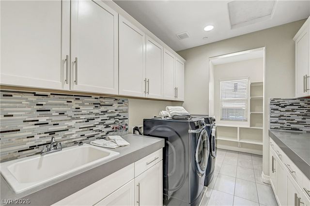 89 Olympia Chase Drive, Las Vegas, NV 89141