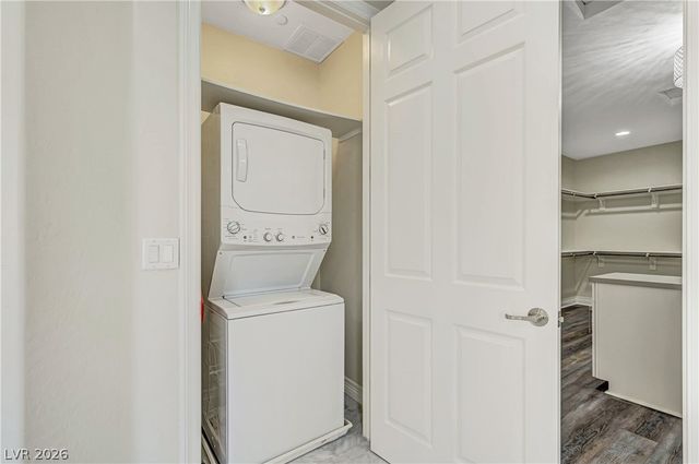 89 Olympia Chase Drive, Las Vegas, NV 89141