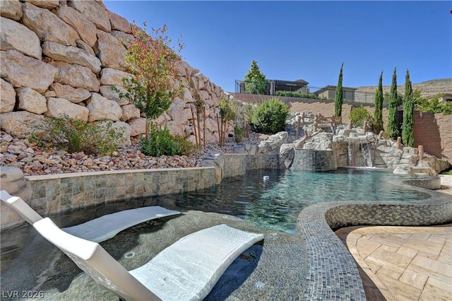 89 Olympia Chase Drive, Las Vegas, NV 89141