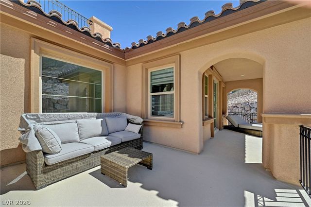 89 Olympia Chase Drive, Las Vegas, NV 89141