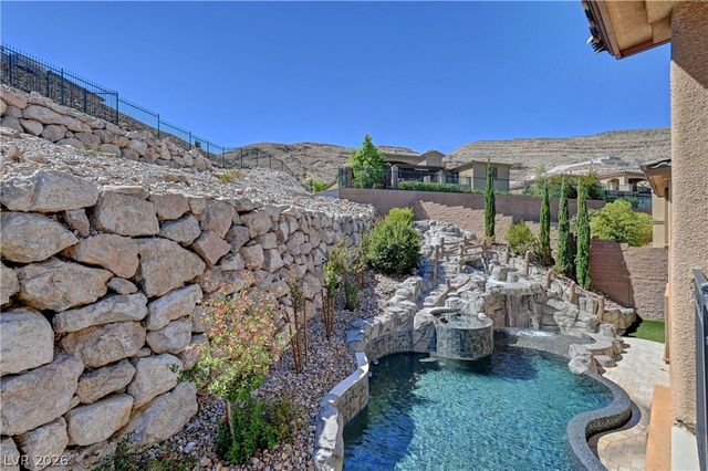 89 Olympia Chase Drive, Las Vegas, NV 89141
