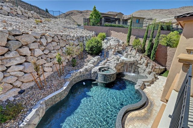 89 Olympia Chase Drive, Las Vegas, NV 89141
