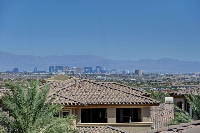 89 Olympia Chase Drive, Las Vegas, NV 89141