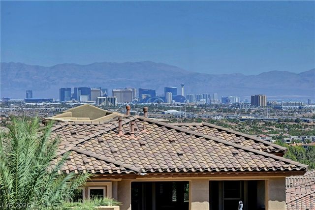 89 Olympia Chase Drive, Las Vegas, NV 89141