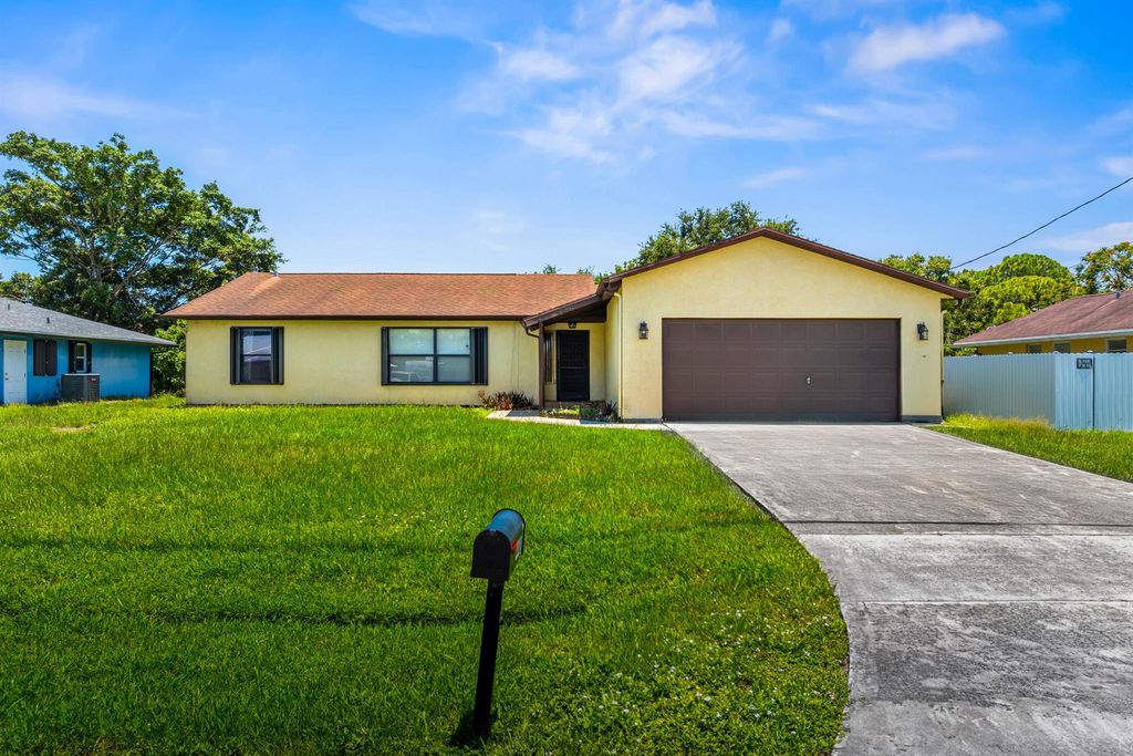 441 SW Curtis Street, Port St Lucie, FL 34983