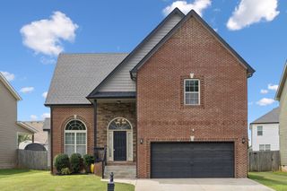 1069 Thrasher Dr, Clarksville, TN 37040