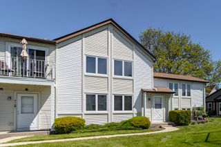 414 INVERRARY Lane 414, Deerfield, IL 60015