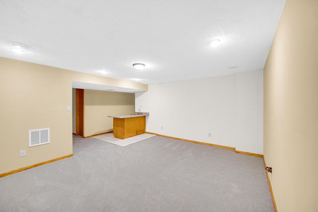 692 Harvest Road, Valparaiso, IN 46383