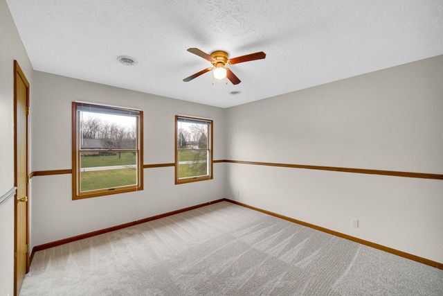 692 Harvest Road, Valparaiso, IN 46383