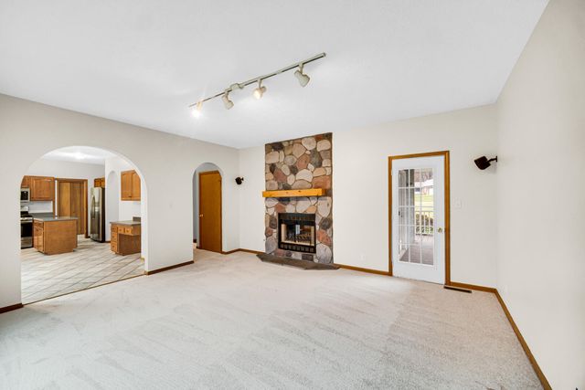 692 Harvest Road, Valparaiso, IN 46383