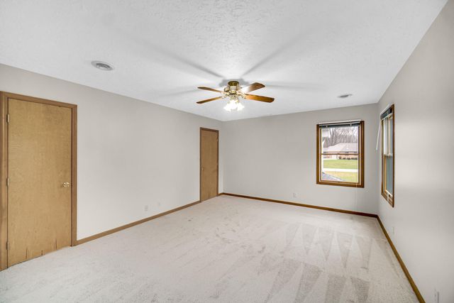 692 Harvest Road, Valparaiso, IN 46383