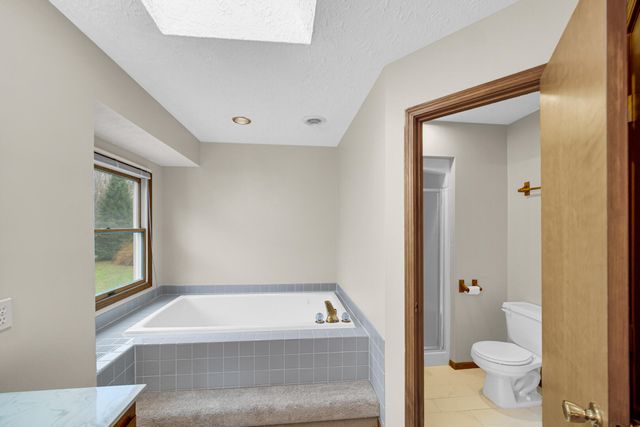 692 Harvest Road, Valparaiso, IN 46383