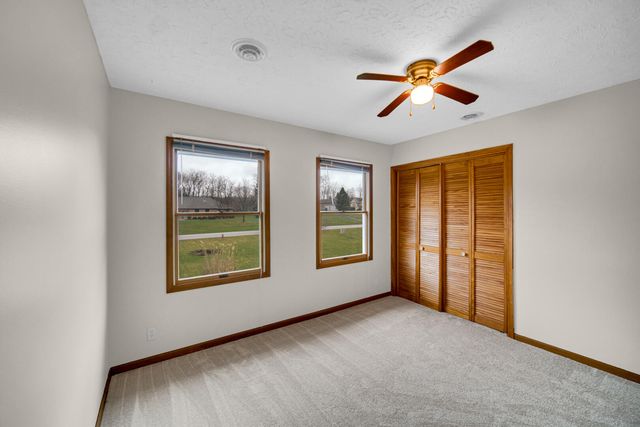 692 Harvest Road, Valparaiso, IN 46383