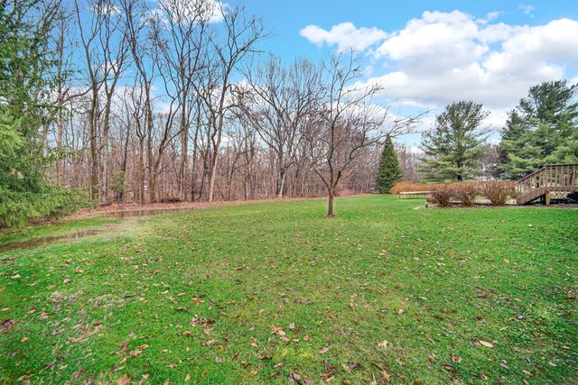 692 Harvest Road, Valparaiso, IN 46383