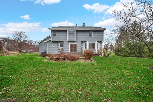 692 Harvest Road, Valparaiso, IN 46383