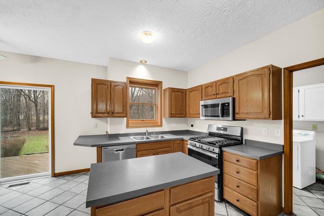 692 Harvest Road, Valparaiso, IN 46383