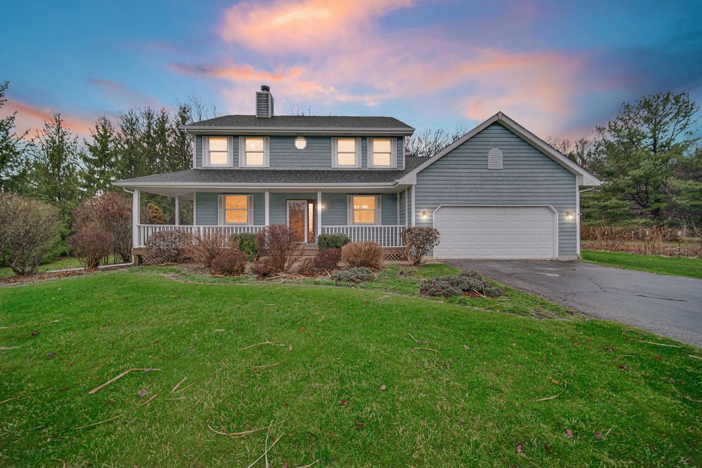 692 Harvest Road, Valparaiso, IN 46383