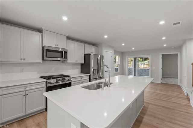 5002 Winding CRK # 1B, Williamsburg, VA 23188