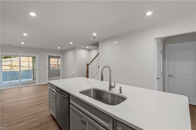 5002 Winding CRK # 1B, Williamsburg, VA 23188