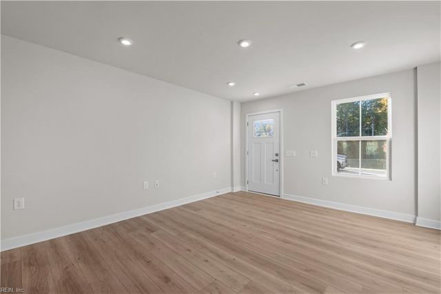 5002 Winding CRK # 1B, Williamsburg, VA 23188