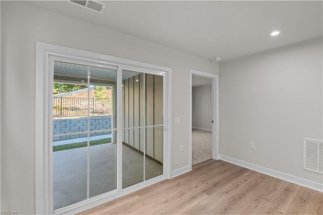 5002 Winding CRK # 1B, Williamsburg, VA 23188