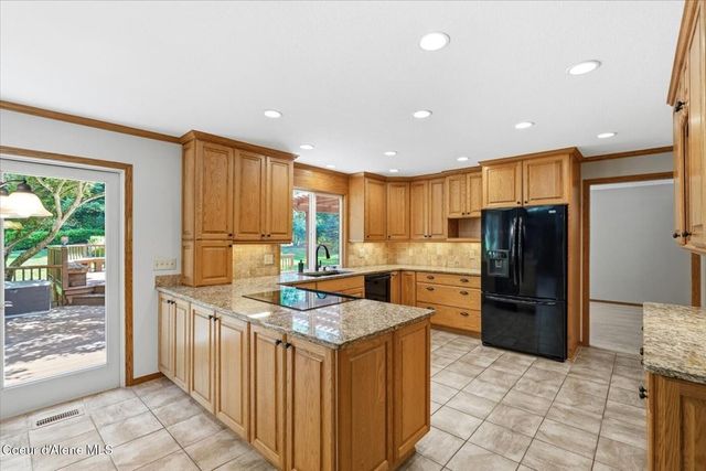 9737 N Circle Drive, Hayden, ID 83835