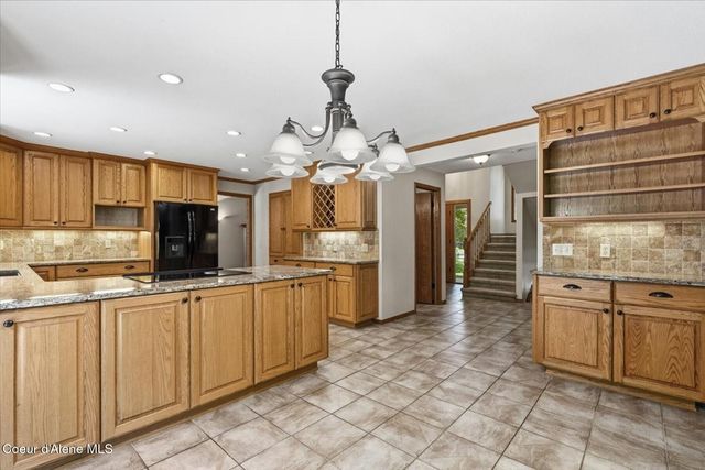 9737 N Circle Drive, Hayden, ID 83835