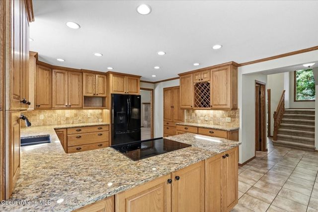 9737 N Circle Drive, Hayden, ID 83835