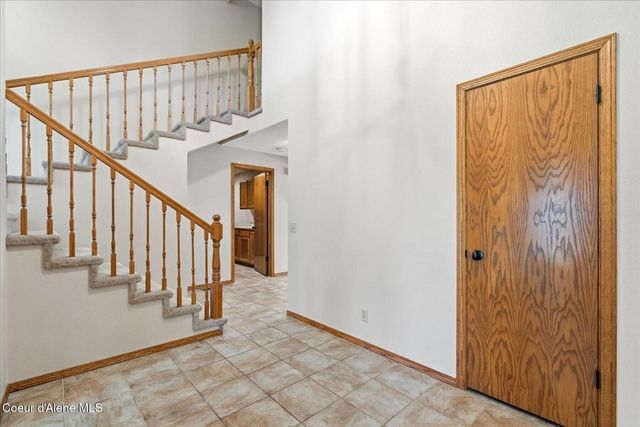 9737 N Circle Drive, Hayden, ID 83835