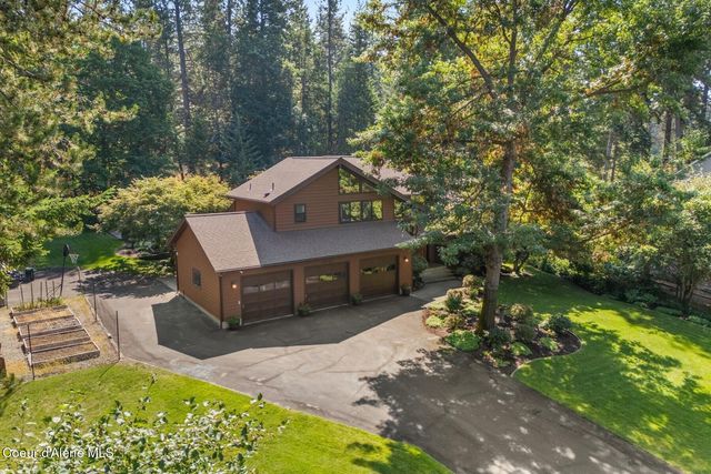 9737 N Circle Drive, Hayden, ID 83835