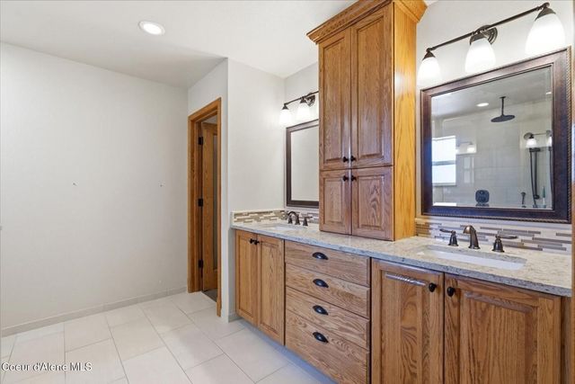 9737 N Circle Drive, Hayden, ID 83835