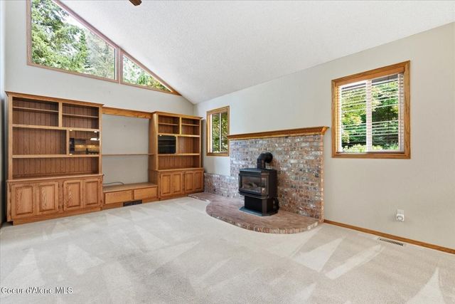 9737 N Circle Drive, Hayden, ID 83835