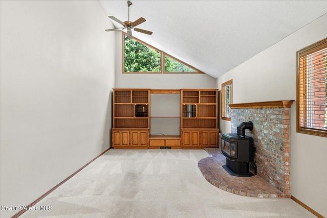 9737 N Circle Drive, Hayden, ID 83835