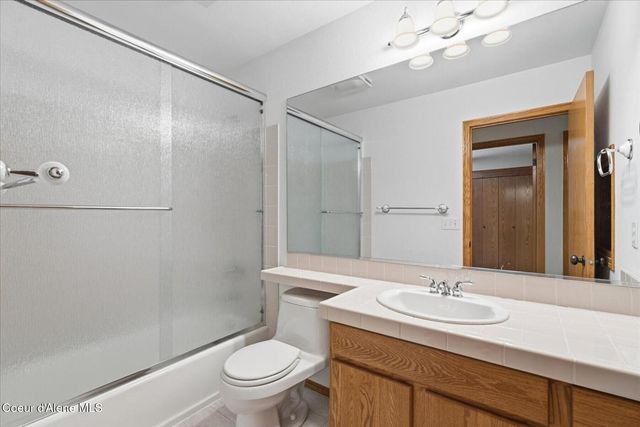 9737 N Circle Drive, Hayden, ID 83835