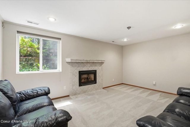9737 N Circle Drive, Hayden, ID 83835