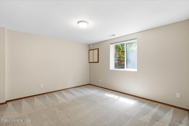 9737 N Circle Drive, Hayden, ID 83835