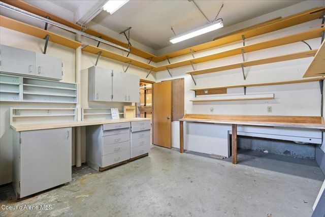 9737 N Circle Drive, Hayden, ID 83835