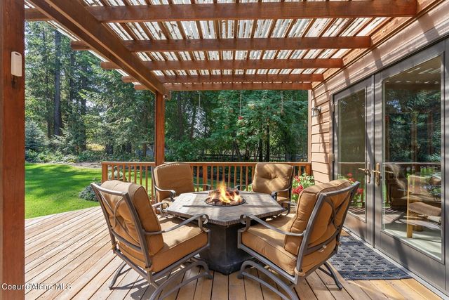 9737 N Circle Drive, Hayden, ID 83835