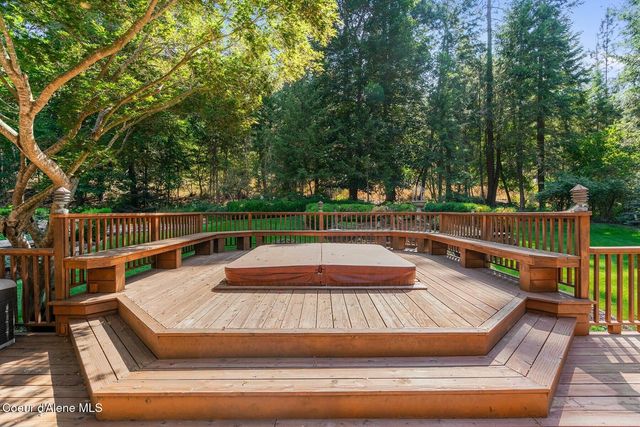 9737 N Circle Drive, Hayden, ID 83835