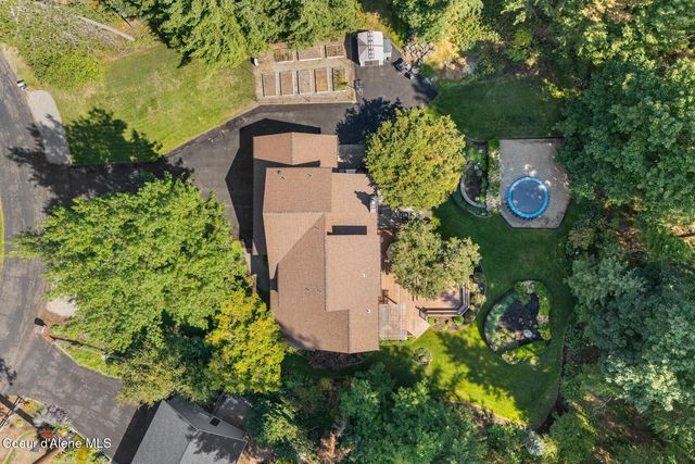 9737 N Circle Drive, Hayden, ID 83835