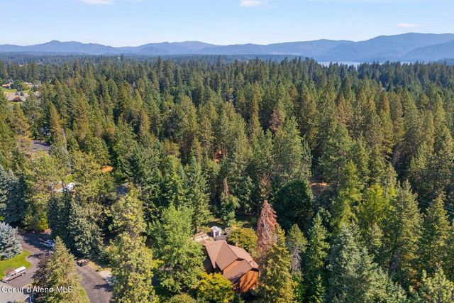 9737 N Circle Drive, Hayden, ID 83835
