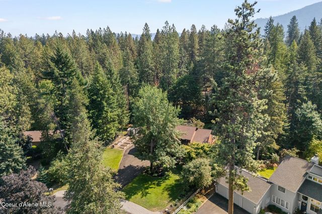 9737 N Circle Drive, Hayden, ID 83835