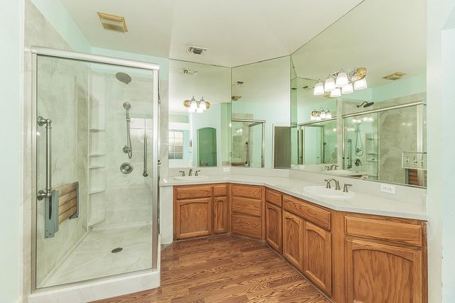 1094 E Monticello Circle, Fresno, CA 93720