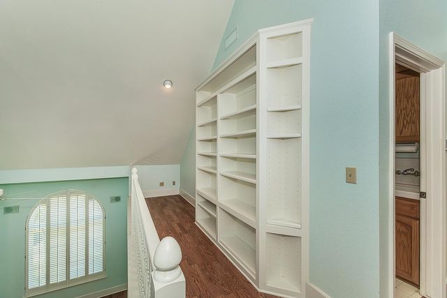 1094 E Monticello Circle, Fresno, CA 93720